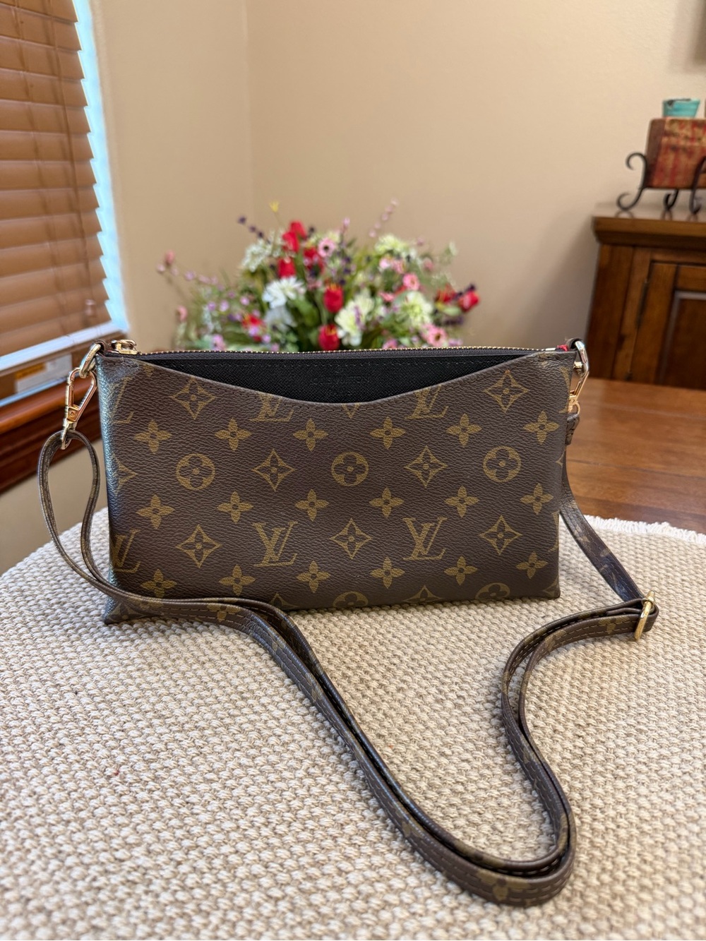 Brown & Black Crossbody 🖤